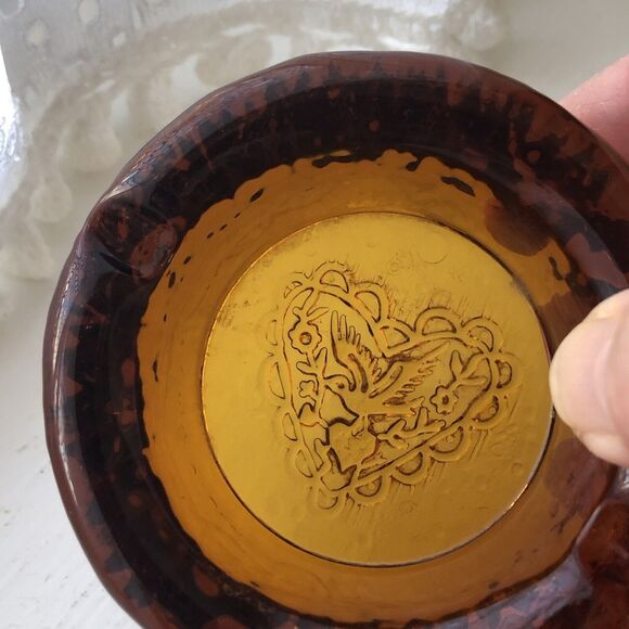 Vtg Amber Nuline Glass Cigar Ashtray Retro Heart Bird Valentine Dove Wheaton - Picture 1 of 5